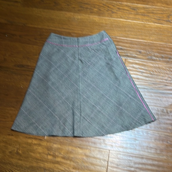 Searle Gray A-Line Skirt with Pink‎ Accents - Picture 3 of 6